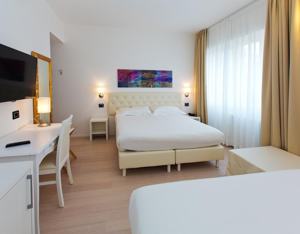 Hotel Maine Finale Ligure Exterior foto
